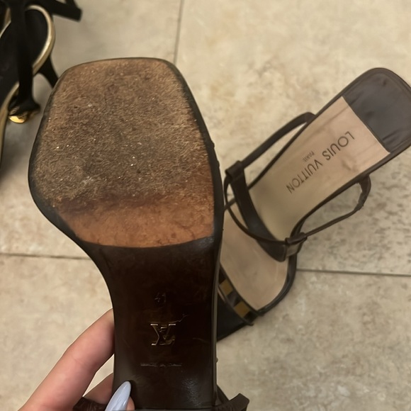 Vintage Louis Vuitton heels - Picture 3 of 3